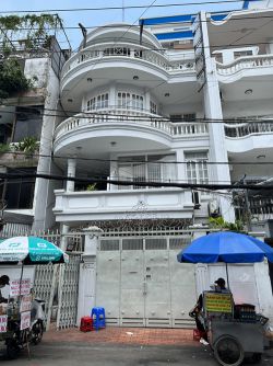 cho thue nha  mat tien d2  10x18m 1 tret 3  lau 65tr th 