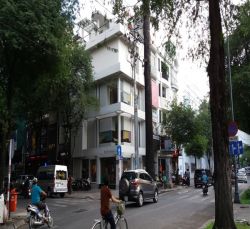 cho thue nha goc le thanh ton va thi sach quan 1