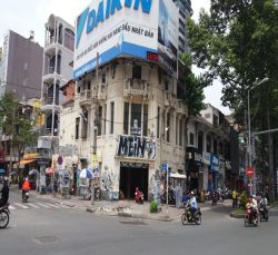 cho thue nha goc 2 mat tien tran hung dao va calmette quan 1