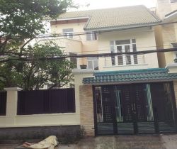 cho thue biet thu thao dien hem nguyen van huong dien tich 500m 1 tret 2 lau san vuon ho boi gia 2500 usd