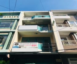 cho thue nha quan phu nhuan duong hoa hong 4x16m 3 lau gia 30 trieu 