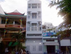 ban nha khu mieu noi mat tien duong hoa sua phuong 2 quan phu nhuan