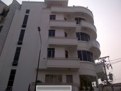 ban nha 2 mat tien duong hoang viet va ut tich phuong 4 quan tan binh