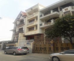 cho thue nha mat tien duong huynh lan khanh phuong 2 quan tan binh dt 10 x 20m  1 tret 4 lau  gia 90 trieu