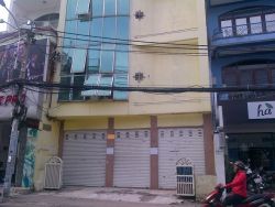 ban toa nha van phong va can ho mat tien duong huynh van banh phuong 12 quan phu nhuan