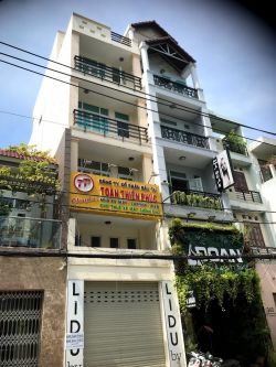 cho thue mat bang mat tien huynh van banh 4x15m 5 tang gia 45 trieu