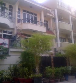 nha cho thue quan phu nhuan hem 16m ho van hue 8x18m 3 tang 1800usd th