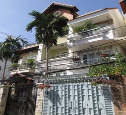 cho thue biet thu quan 2 mat tien duong nguyen ba huan gia 1800usd