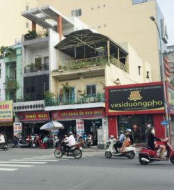 cho thue nha mat tien phan dang luu phuong 5 6x17 tret 2 lau 100 trieu