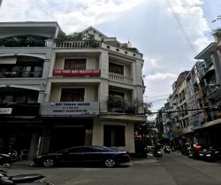 ban nha 2 mat tien hoa cau 5 5x11m 4 tang gia 23 ty