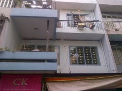 ban nha mat tien duong le tu tai phuong 4 quan phu nhuan