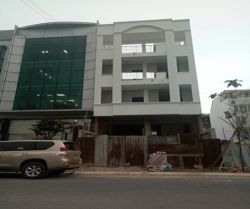 cho thue mat bang mat tien duong  luong dinh cua phuong an phu quan 2 7x19  gia 4500 usd 