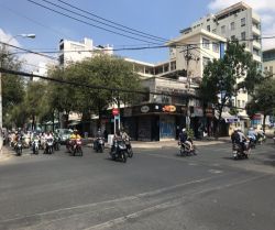 cho thue nha goc nga tu ly chinh thang p 7 q3 9x17m 1 lau  gia  10 000 usd