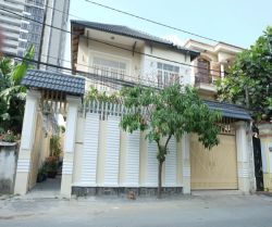 cho thue biet thu thao dien quan 2 dt 12x18 tret   1 lau gia  2200usd thang