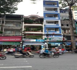 cho thue nha mat tien cong quynh quan 1