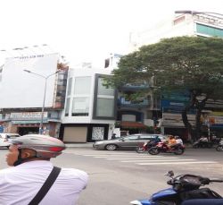 cho thue nha mat tien dinh tien hoang quan 1