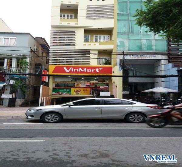 mat bang cho thue mat tien vo van tan quan 3