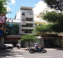 cho thue nha mat tien vo van tan quan 3