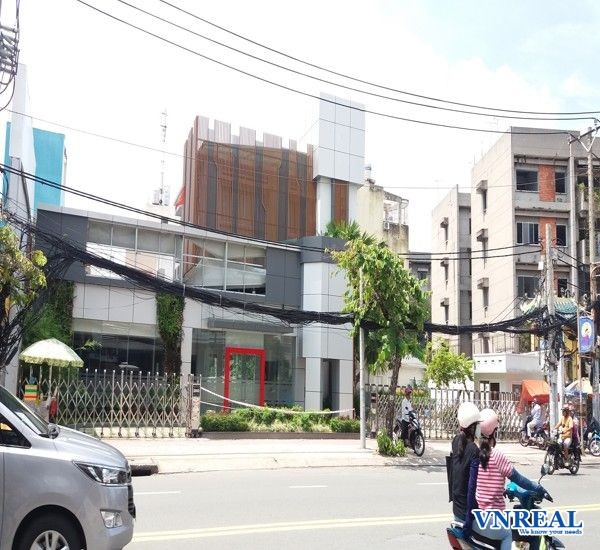 cho thue nha mat tien cach mang thang tam quan 3