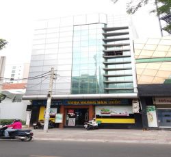 cho thue nha mat tien nguyen binh khiem quan 1