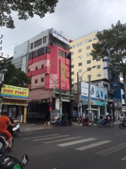 cho thue nha goc 2 mat tien nguyen thi minh khai quan 3