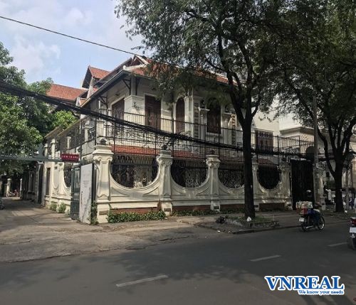 cho thue biet thu mat tien duong phung khac khoan quan 1  dt  20x20m 1 tret  2 lau  gia  18 000 usd thang