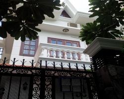 cho thue nha quan 2 duong nguyen van huong 1 tret 1 lau san vuon gia  2500usd