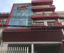 cho thue nha quan binh thanh  mat tien duong nguyen thuong hien 9x20m tret  4 lau  gia  5 000usd thang