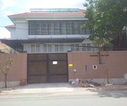 cho thue biet thu thao dien duong nguyen van huong gia 6 500 usd