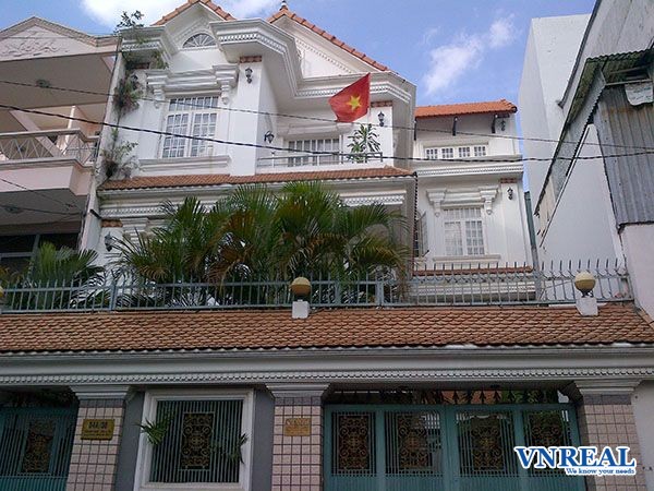 ban gap nha biet thu hem xe hoi duong tran huu trang phuong 10 quan phu nhuan