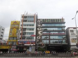 cho thue nha mat tien duong cong hoa quan tan binh dien tich 8x206m gia  15000 usd