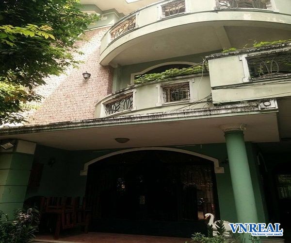 cho thue nha mat tien phan xich long quan phu nhuan dien tich 500m2 gia  8000 usd