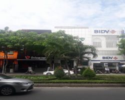 cho thue nha phan xich long quan phu nhuan dien tich 4x18m 1 tret 3 lau san thuong gia  53 trieu thang