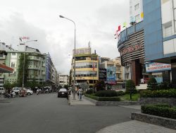 nha cho thue mat tien phan dinh phung quan phu nhuan 7x18m 2 lau 