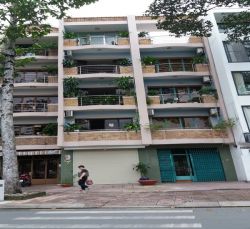 cho thue nha mat tien hoang sa quan 1