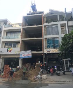 cho thue nha duong nguyen quy duc dt  5x20 ham tret 3 lau  san thuong gia  90tr  thang