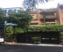 cho thue nha nguyen trong tuyen  8 x 23m   tret 3 lau st  70 trieu thang