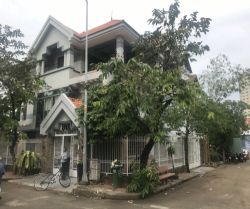 cho thue biet thu duong nguyen van huong thao dien quan 2 dt dat   300m2 gia  2200usd