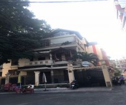 cho thue nha nguyen van troi 17 x 17 1tret 2 lau  7000 usd thang