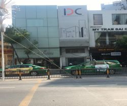 cho thue nha 2 mt nguyen van troi  5 x 9 m  3 tang 50 trieu thang