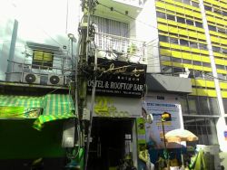 cho thue mat tien duong nguyen van trang phuong ben thanh quan 1 tphcm ke ben dh hoa s cach nguyen trai 100m 32m2 gia thue 25 tr  thang