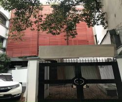 cho thue nha phan dang luu 8x21 m 1 tret 3 lau 65 tr thang