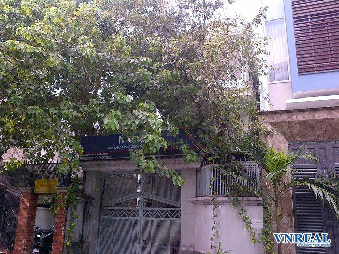 ban nha hxh tranh nhau thoai mai duong pho quang gan doanh trai quan doi phuong 2 quan tan binh