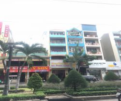 cho thue nha phan xich long  4 x 18 m 1 tret 4 lau  70 tr thang