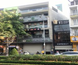 cho thue nha phan xich long 8 x 16 m tret 3 lau 8 400 usd thang