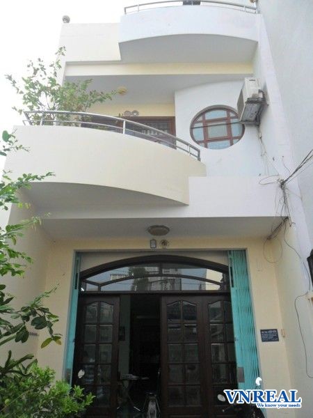 cho thue nha quan phu nhuan  hem duong phan xich long   gia 32 tr th