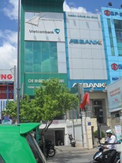 nha cho thue quan phu nhuan  mat tien duong nguyen van troi  gia 100 tr th