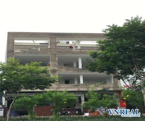 cho thue mat bang mat tien duong tran nao dt  13x16 ham tret 3 lau gia  13500usd