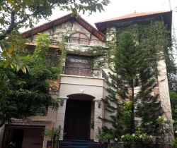 cho thue biet thu thao dien duong tong huu dinh 1 tret 2 lau san vuon ho boi gia 4000 usd