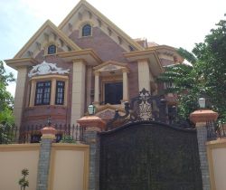 cho thue biet thu thao dien duong tran ngoc dien 1 tret 2 lau san vuon ho boi gia 4000 usd